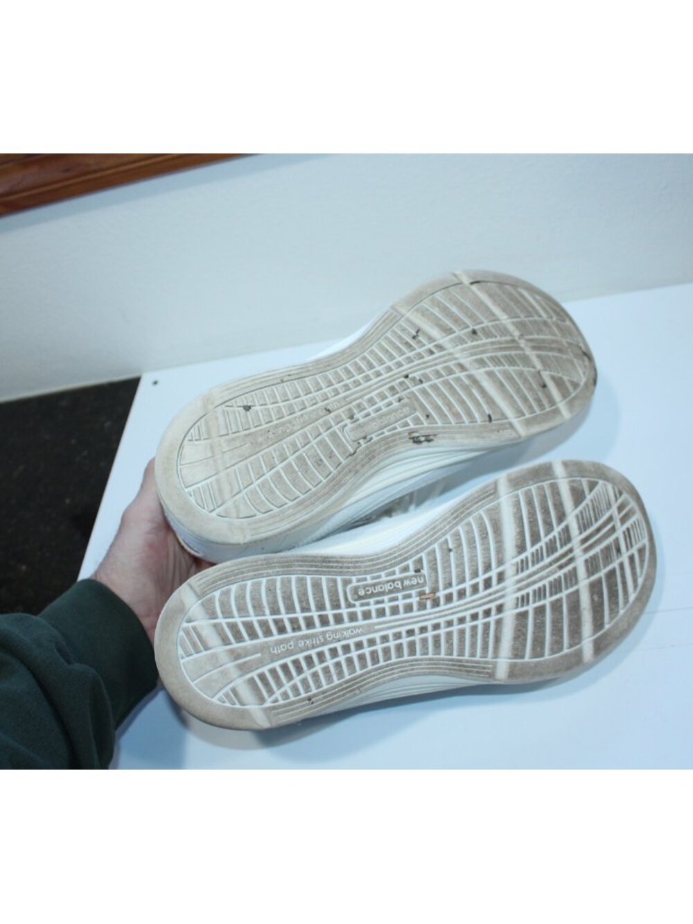 New Balance Walking Shoes Athletic Tennis Shoes Women's 10, Men's 8.5 - Picture 9 of 10